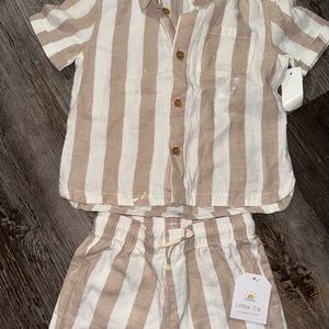 Striped Short Sleeve Shirt and Shorts Set
From little Co.